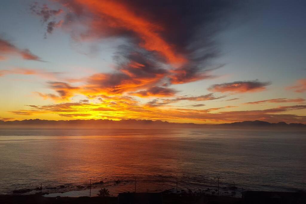 18 Steps - Seaside Cottage With Breathtaking Views Cape Town Ngoại thất bức ảnh